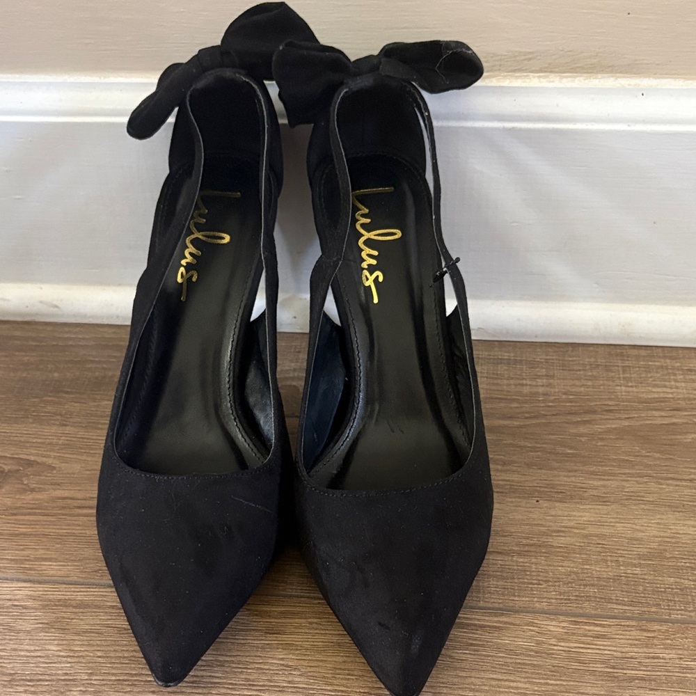 Lulu's Black Pointed-Toe Tie-Ankle Heels